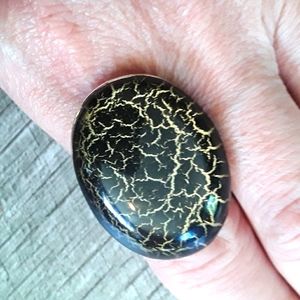 Large black and silver resin crackle ring, 6.5